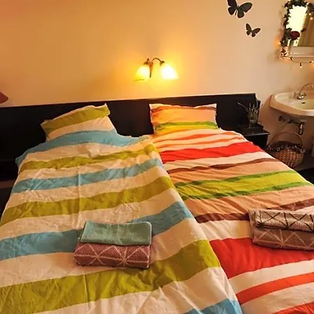 Johnny And Jones Bed & Breakfast *